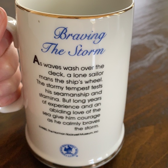 Norman Rockwell “Braving the Storm” Mug - Picture 3 of 4